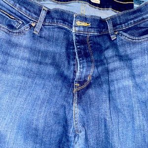 Levi’s Skinny 711 Jeans